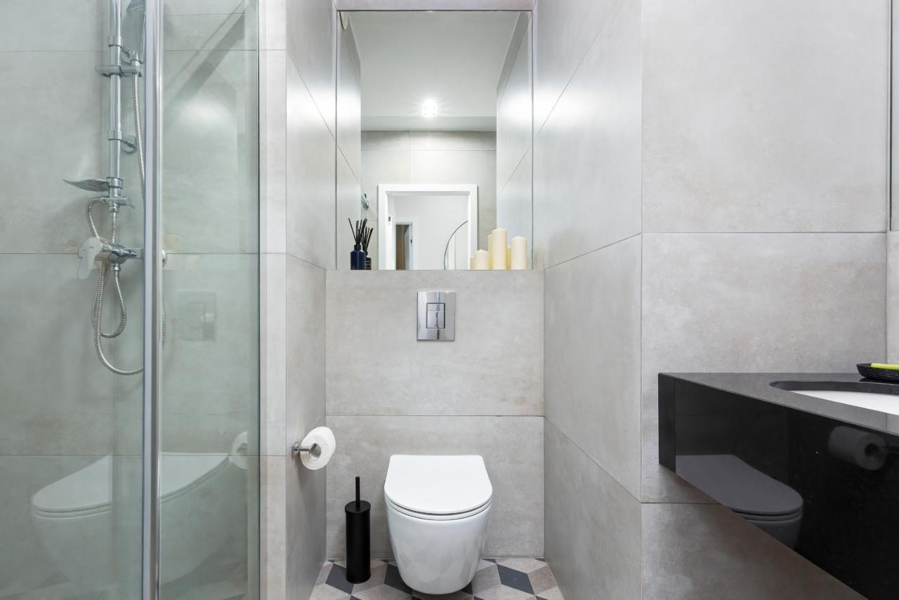 Mennica Residence - City Center By Renters Prestige Варшава Экстерьер фото