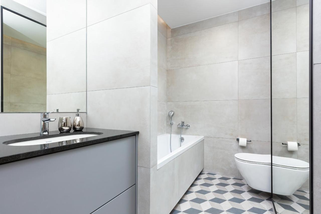Mennica Residence - City Center By Renters Prestige Варшава Экстерьер фото